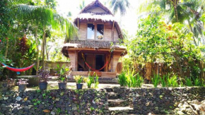 Rumah Saung Batukaras